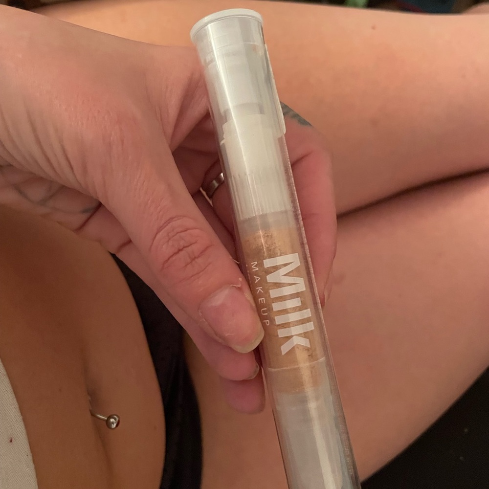 Milk strobe highlight